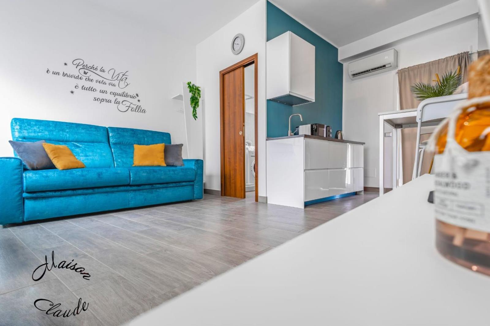 Maison Claude Vittuone Extérieur photo